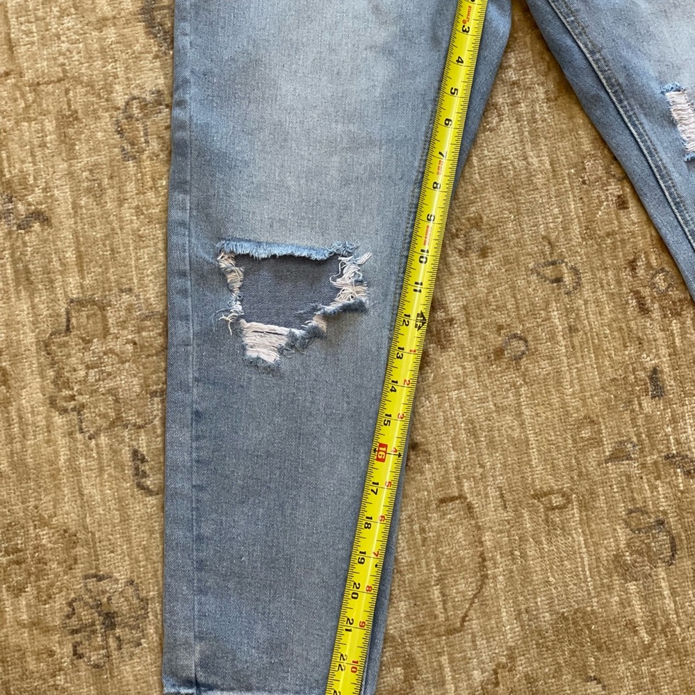XS Fun distressed high waisted jeans.  Wide leg tapered. - Picture 11 of 13